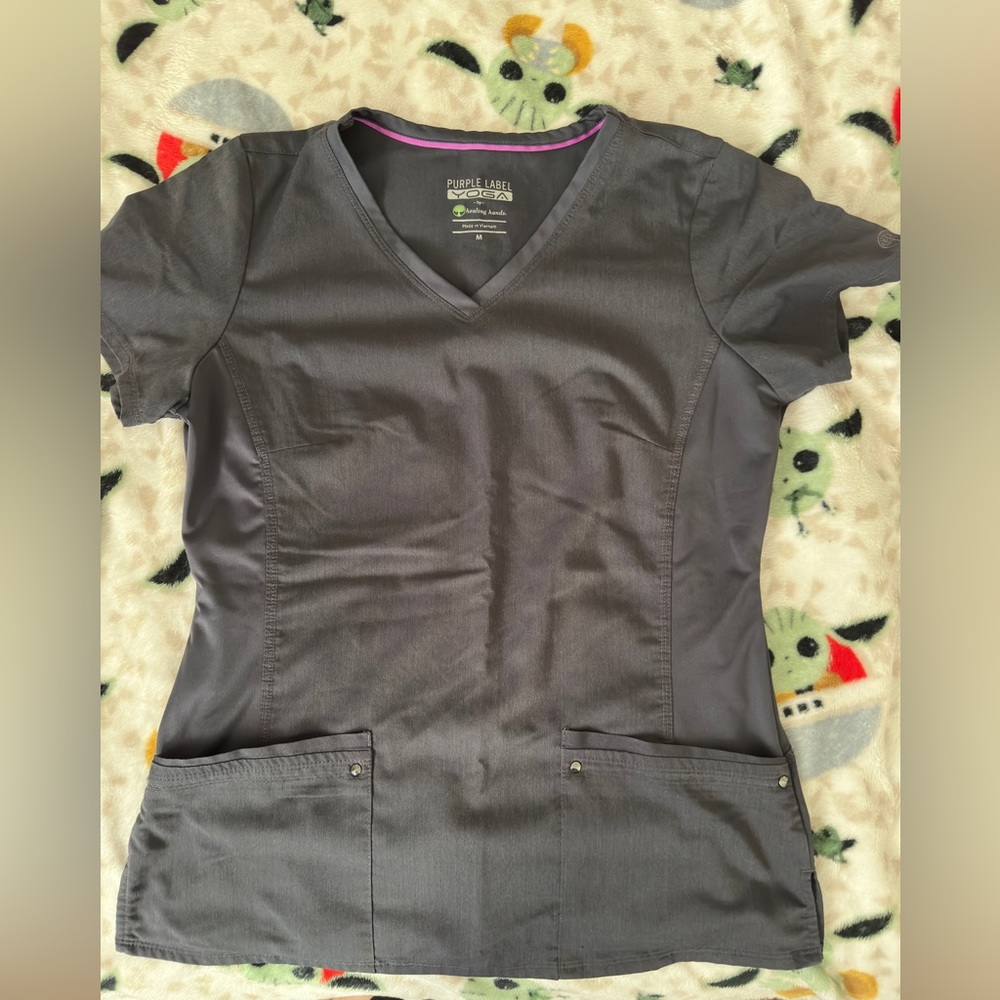 🩶 Healing hands scrub shirt size M, and pants size S.